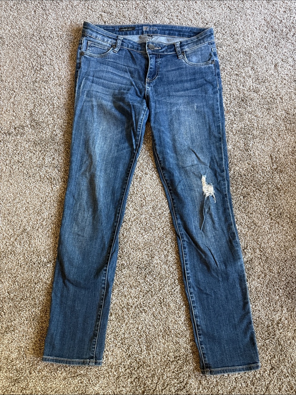 Kut from the Kloth Catherine Boyfriend Jeans Size 4 with Distressed Knee
